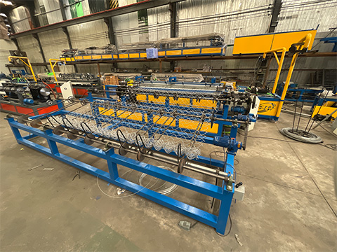 ขนาดตาข่ายที่ผลิตโดยเครื่องรั้ว Link Chain Link ขายดีที่สุดในตลาดแอฟริกา