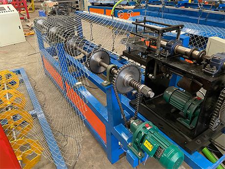 Chain Link Fence making machine.jpg