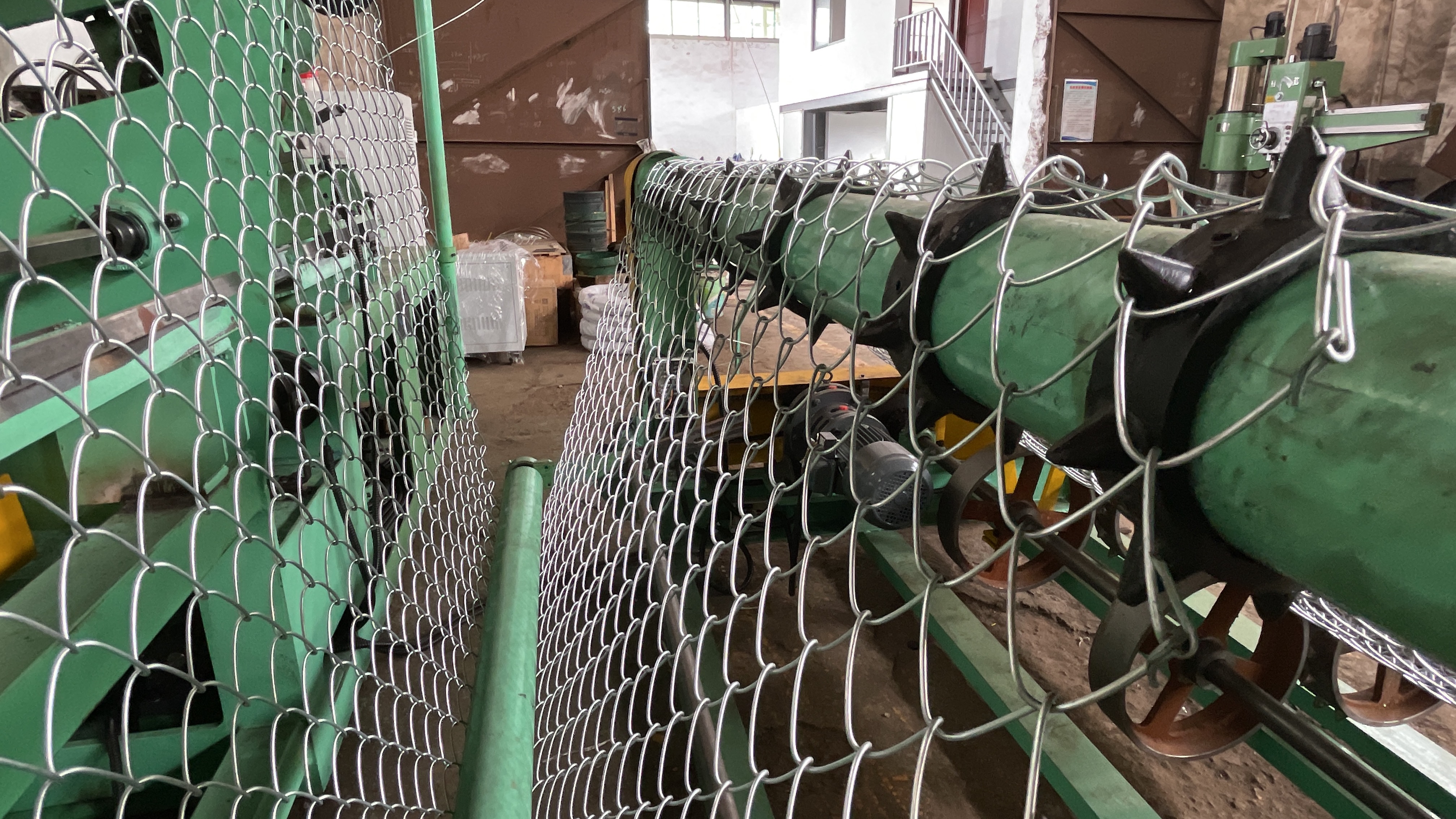 chain link fence machine detail .JPG